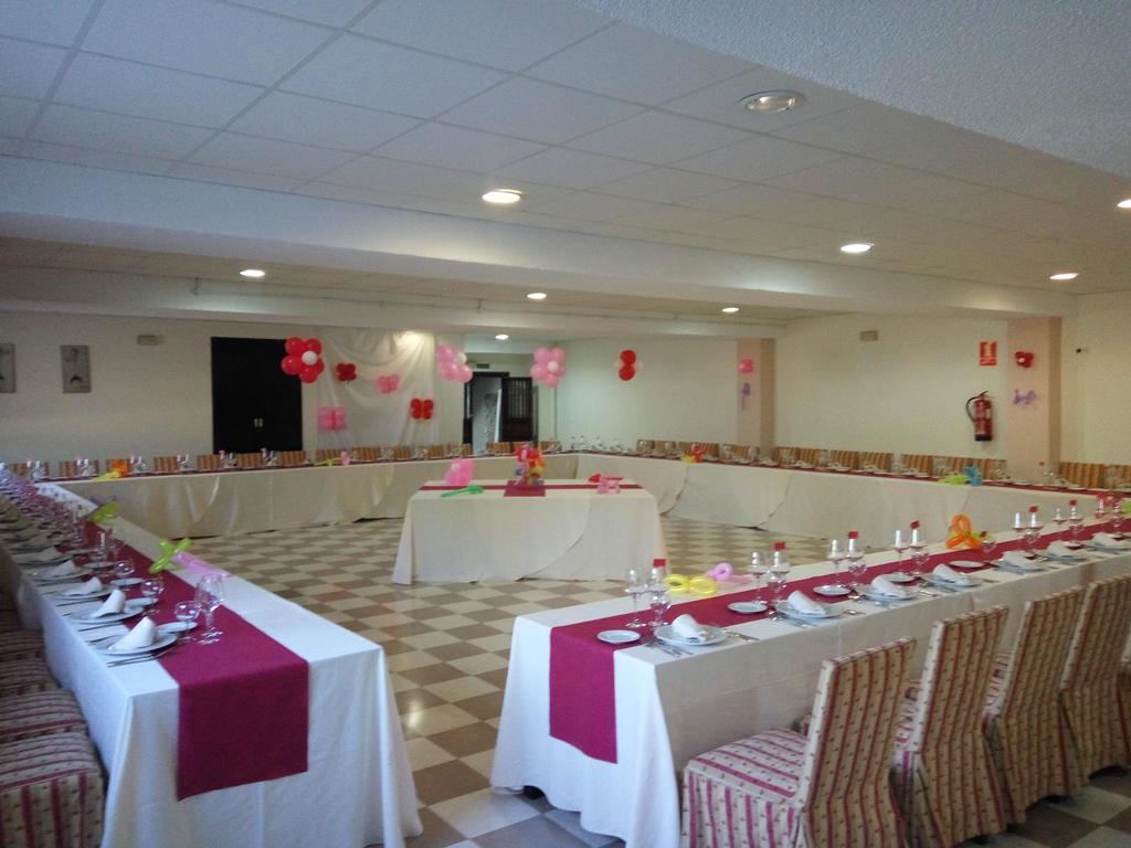 Ahc Hoteles Caceres Bagian luar foto