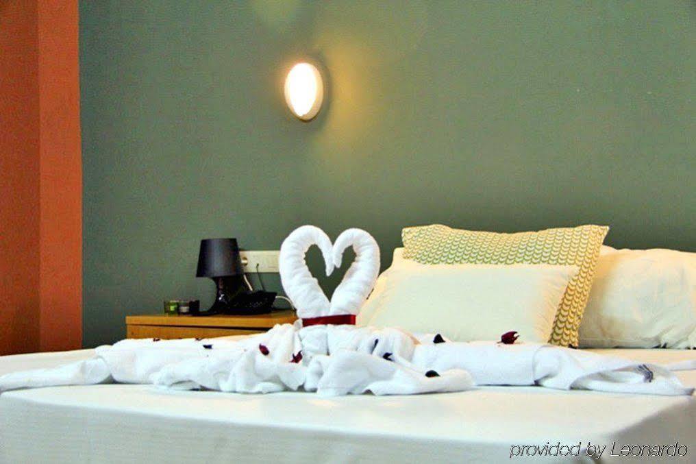 Ahc Hoteles Caceres Ruang foto